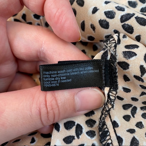 🔥SOLD🔥 The Limited Leopard Print Button Down Shirt Small - Picture 13 of 16